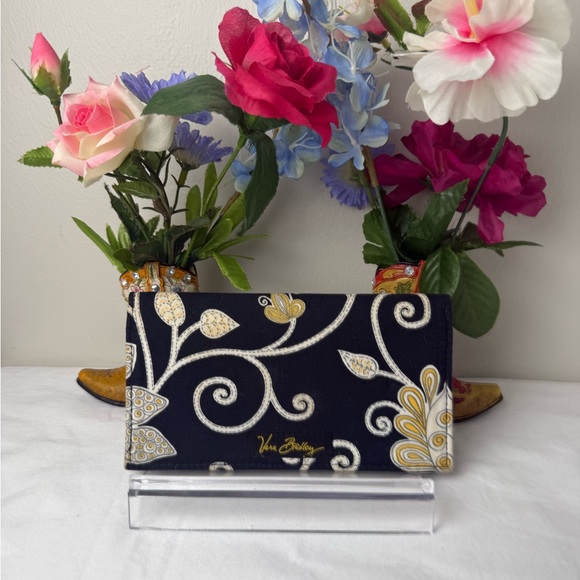 Vera Bradley Accessories - NWOT Vera Bradley Yellow Bird Checkbook Cover – Retired Pattern 🌸
